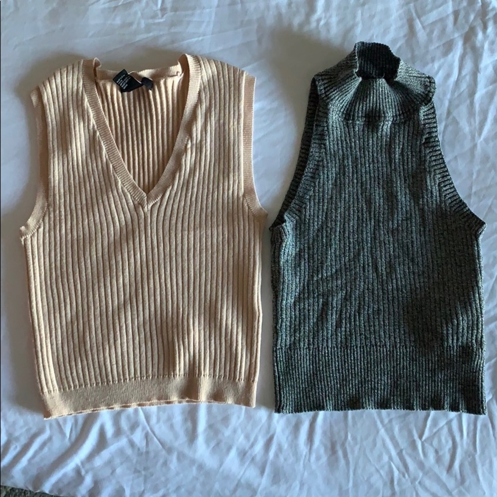 2 Crop Tops
